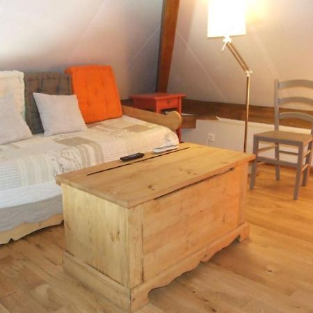 Les Pins - Maison Avec Parking Ferme Et Jardin Commun Au Calme Saint-Prix  외부 사진
