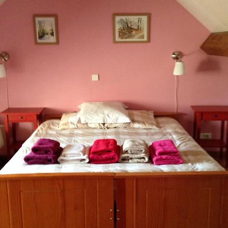 Les Pins - Maison Avec Parking Ferme Et Jardin Commun Au Calme Saint-Prix  외부 사진